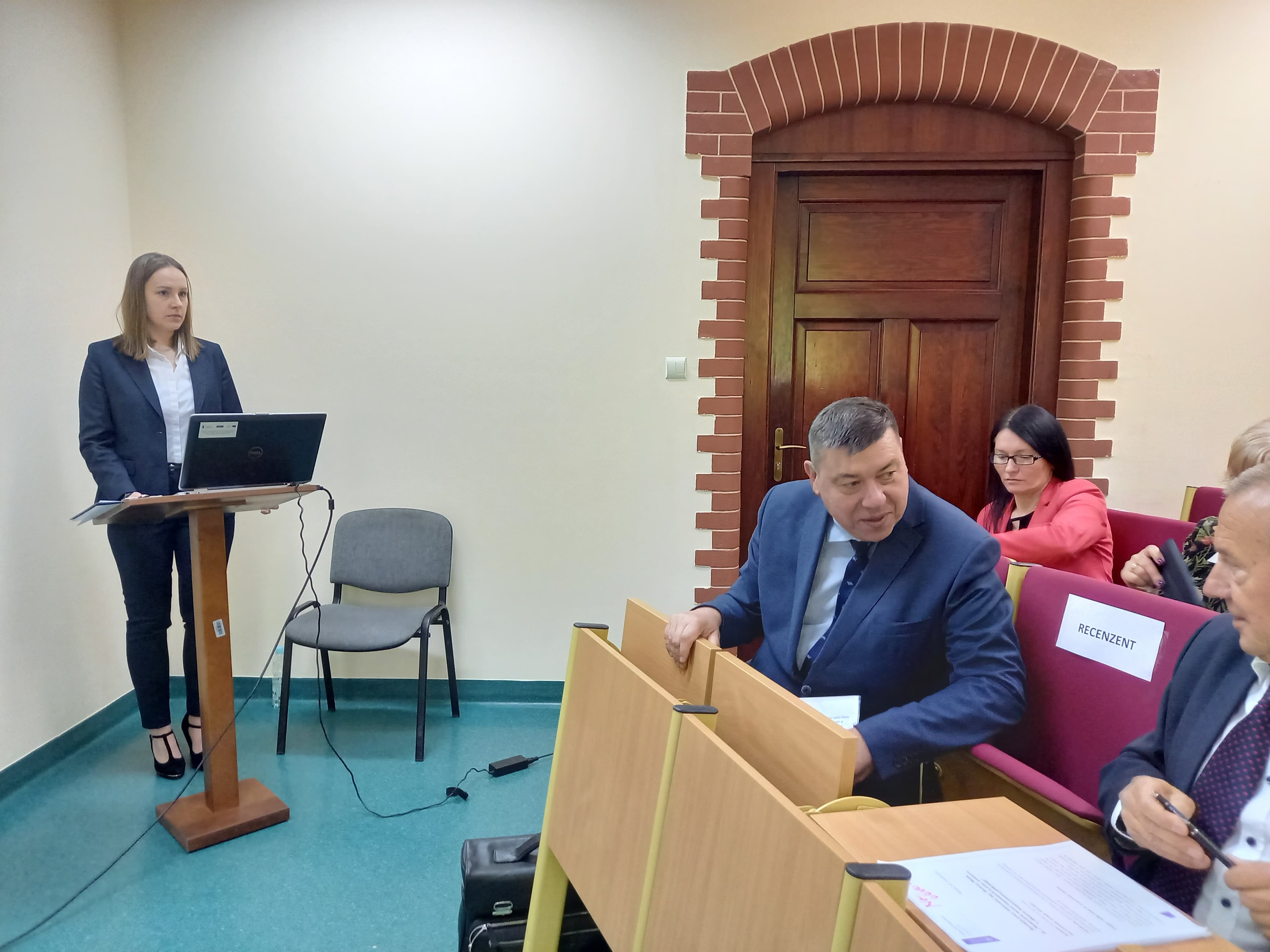 Pierwsza obrona doktoratu w Instytucie Bezpieczeństwa i Zarządzania